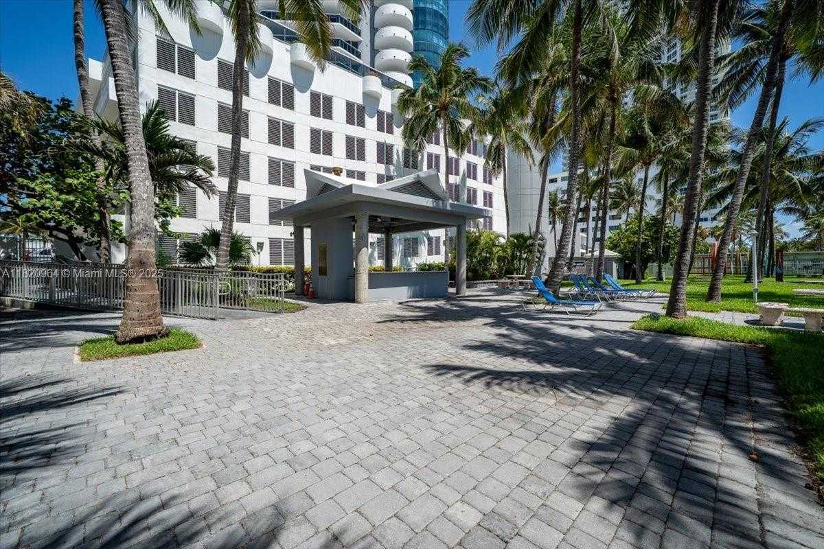 Small Image of 6301 COLLINS AVE #2705, Miami Beach Number 12