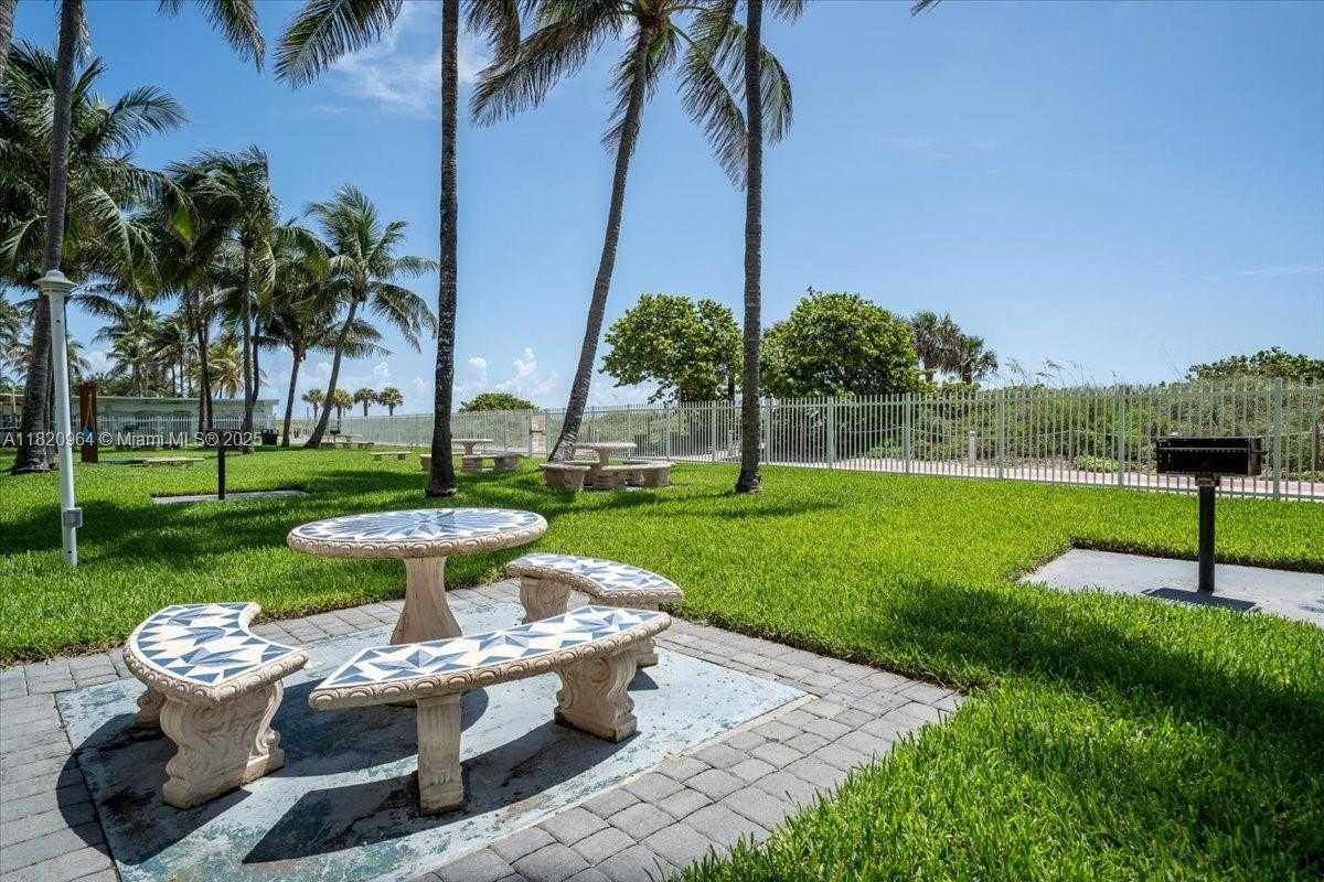 Small Image of 6301 COLLINS AVE #2705, Miami Beach Number 13