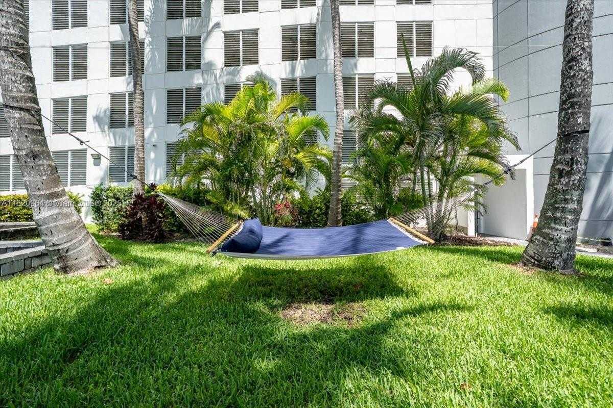Small Image of 6301 COLLINS AVE #2705, Miami Beach Number 19