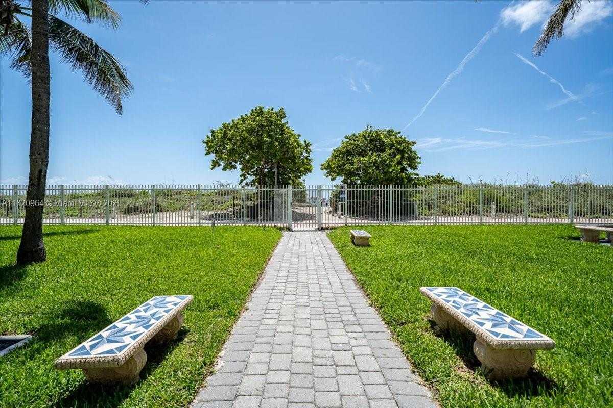 Small Image of 6301 COLLINS AVE #2705, Miami Beach Number 21