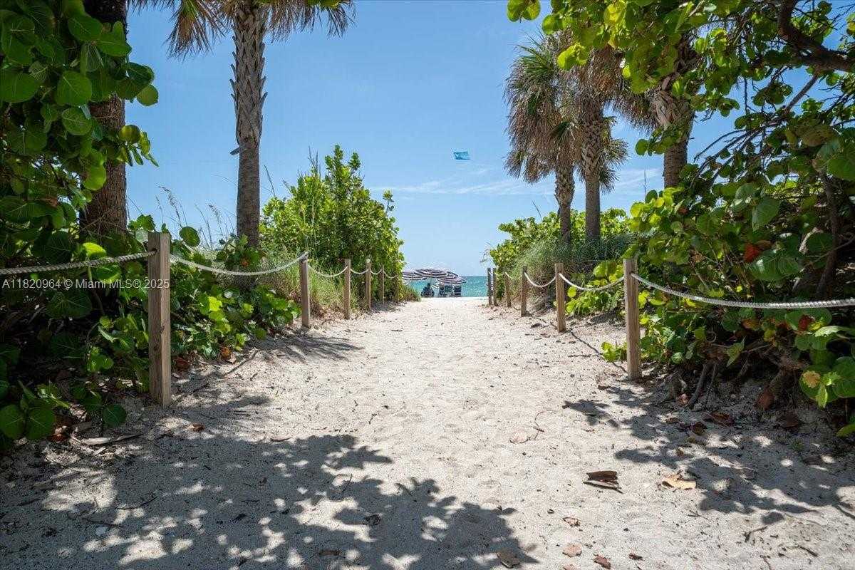 Small Image of 6301 COLLINS AVE #2705, Miami Beach Number 27