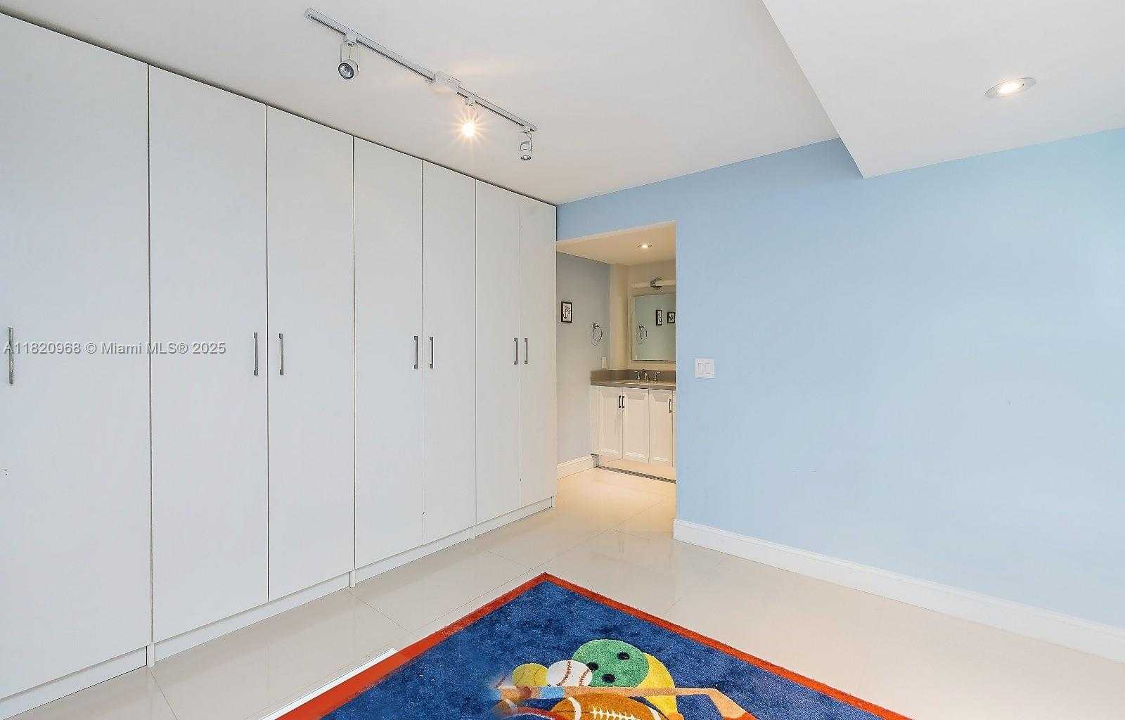 Small Image of 155 OCEAN LANE DR #408-308, Key Biscayne Number 16