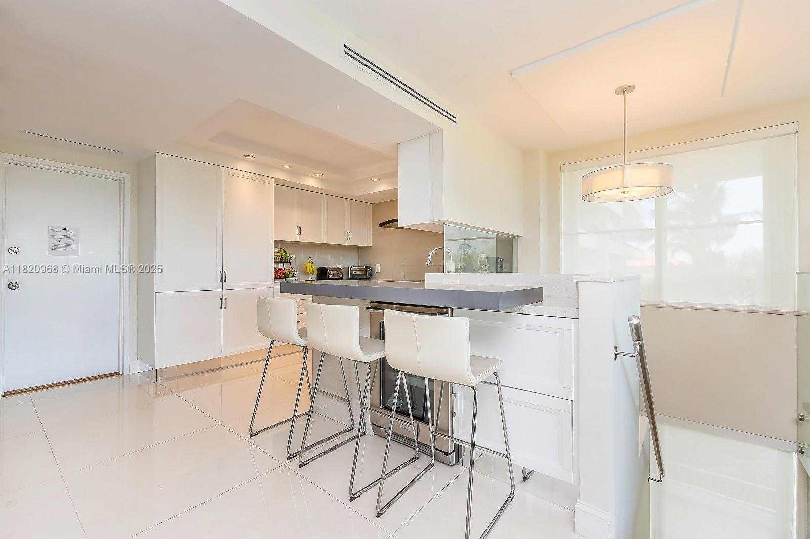 Small Image of 155 OCEAN LANE DR #408-308, Key Biscayne Number 2