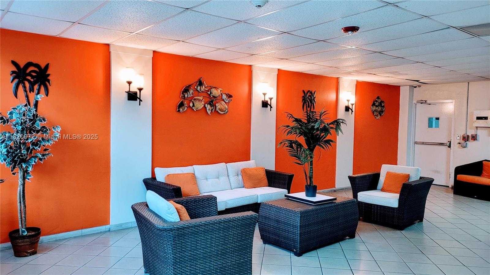 Small Image of 524 WASHINGTON AVE #213, Miami Beach Number 3