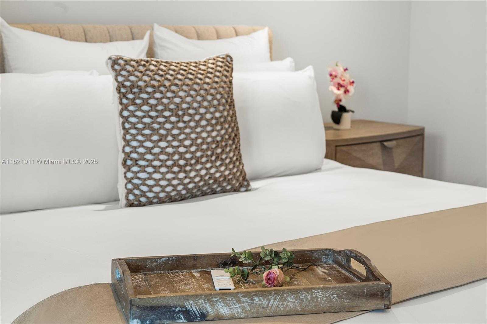 Small Image of 2301 COLLINS AVE #630, Miami Beach Number 7