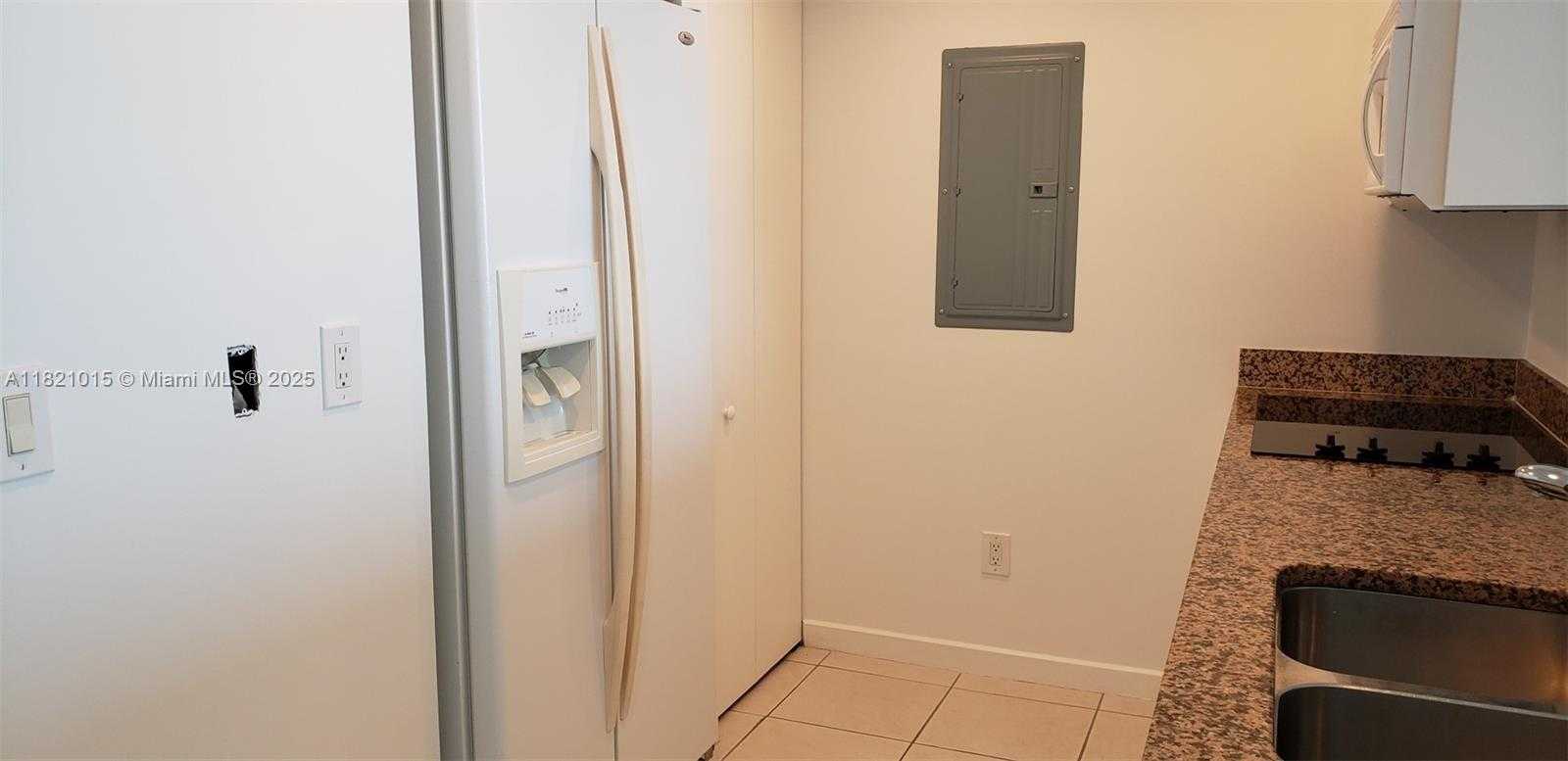 Small Image of 325 SOUTH BISCAYNE BLVD #3120, Miami Number 11