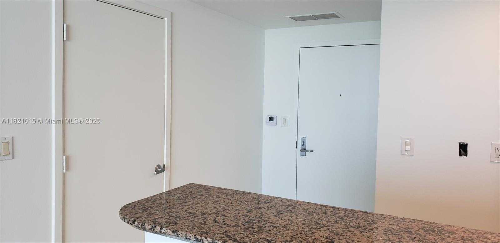 Small Image of 325 SOUTH BISCAYNE BLVD #3120, Miami Number 13