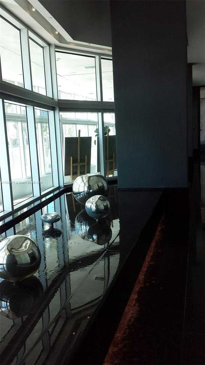 Small Image of 325 SOUTH BISCAYNE BLVD #3120, Miami Number 26