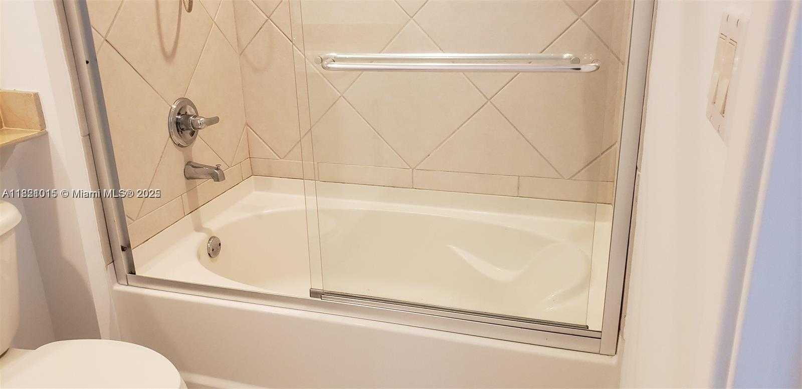 Small Image of 325 SOUTH BISCAYNE BLVD #3120, Miami Number 3