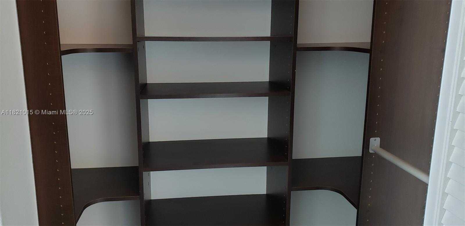 Small Image of 325 SOUTH BISCAYNE BLVD #3120, Miami Number 7