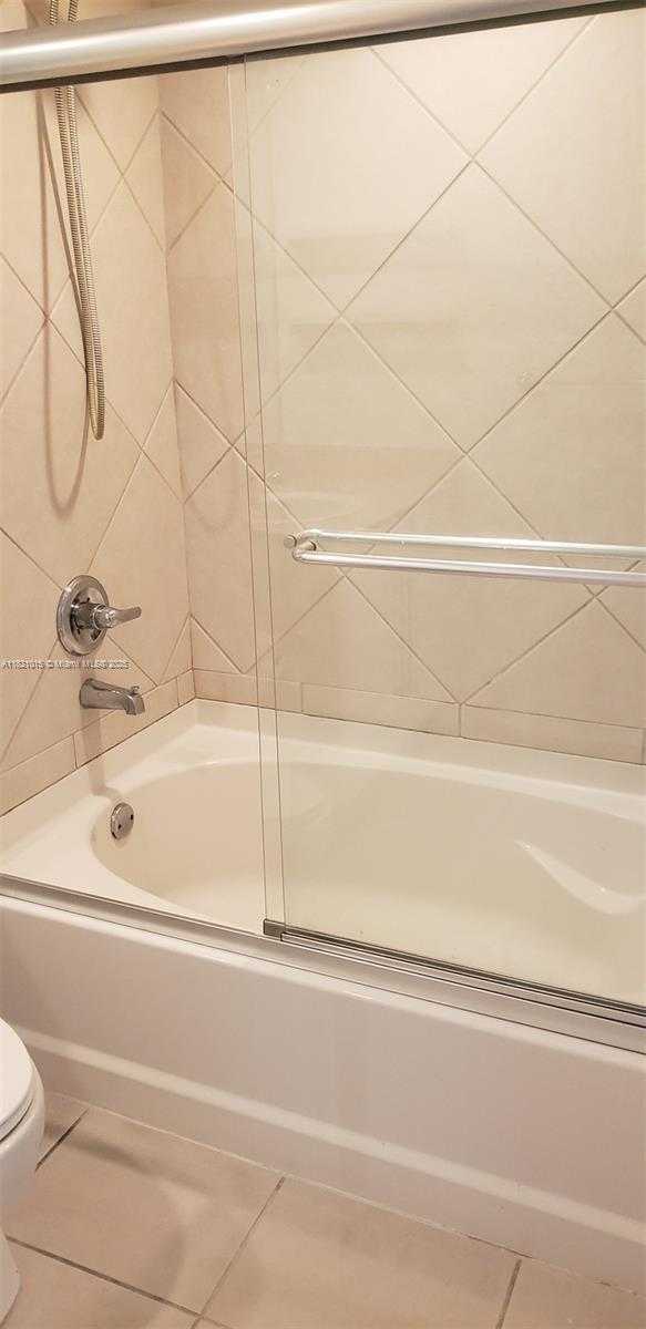 Small Image of 325 SOUTH BISCAYNE BLVD #3120, Miami Number 9