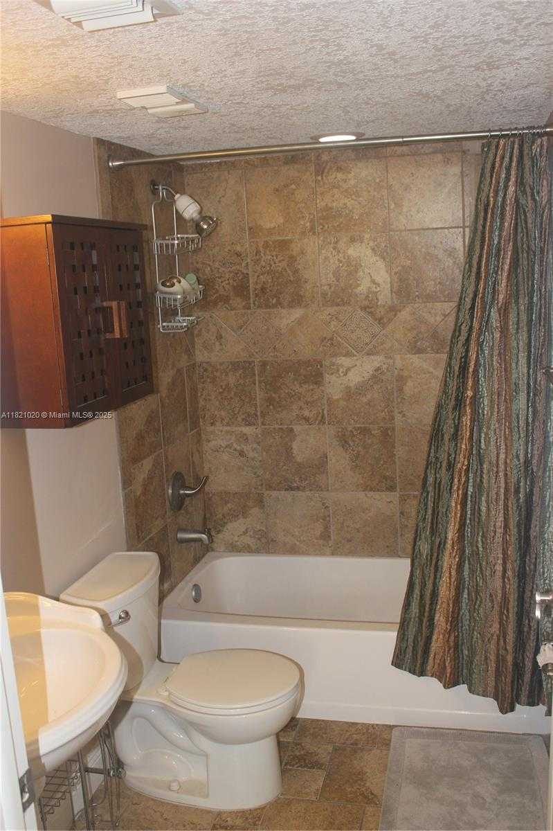 Small Image of 1621 COLLINS AVE #503, Miami Beach Number 13