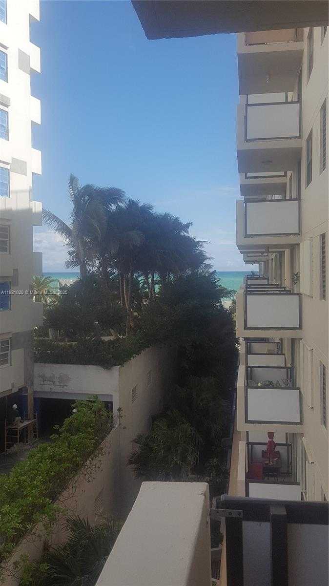 Small Image of 1621 COLLINS AVE #503, Miami Beach Number 2