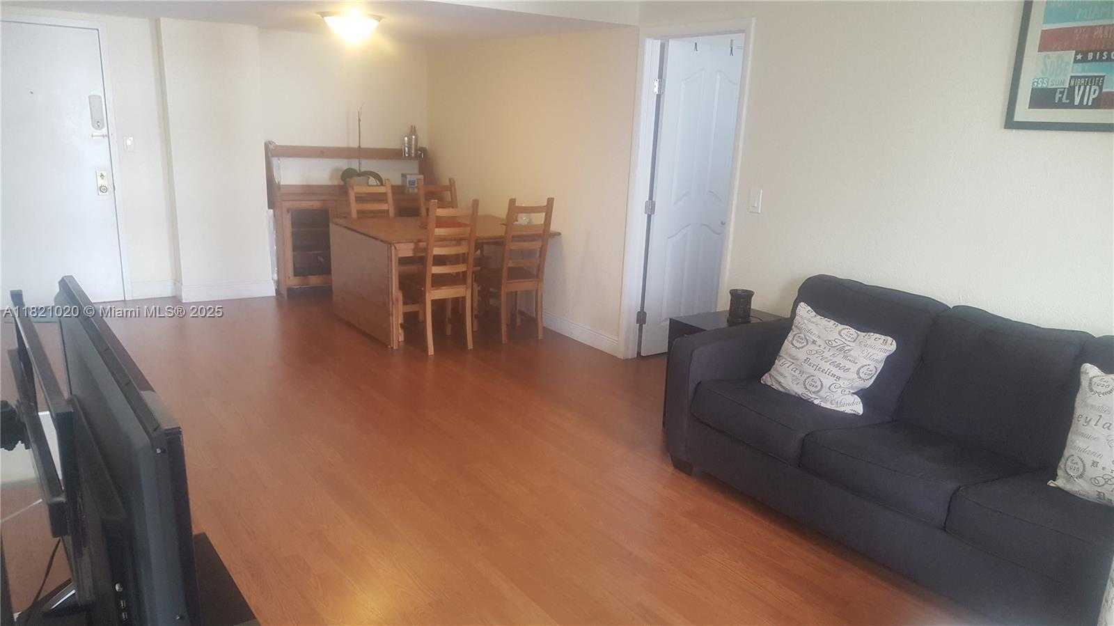 Small Image of 1621 COLLINS AVE #503, Miami Beach Number 4