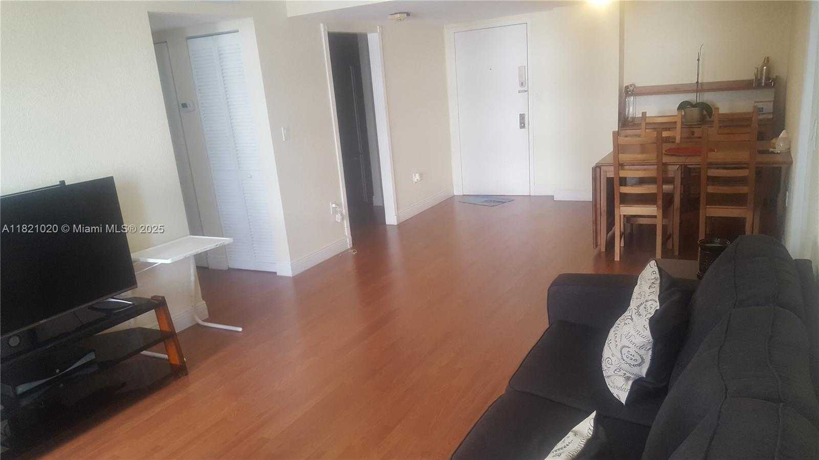 Small Image of 1621 COLLINS AVE #503, Miami Beach Number 5