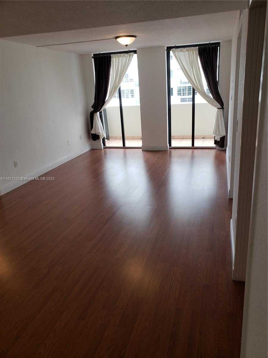 Small Image of 1621 COLLINS AVE #503, Miami Beach Number 6
