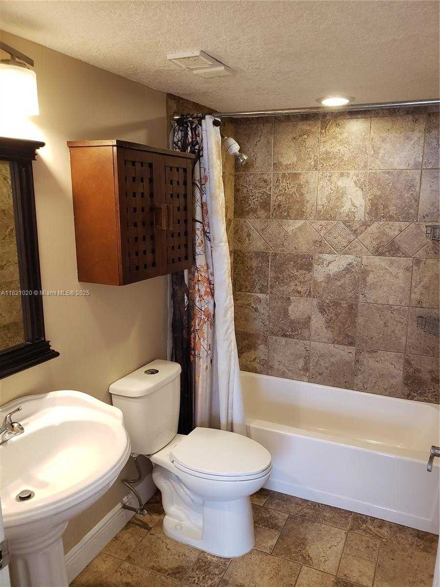 Small Image of 1621 COLLINS AVE #503, Miami Beach Number 8