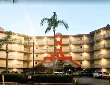 Small Image of 8290 LAKE DR #319, Doral Number 2