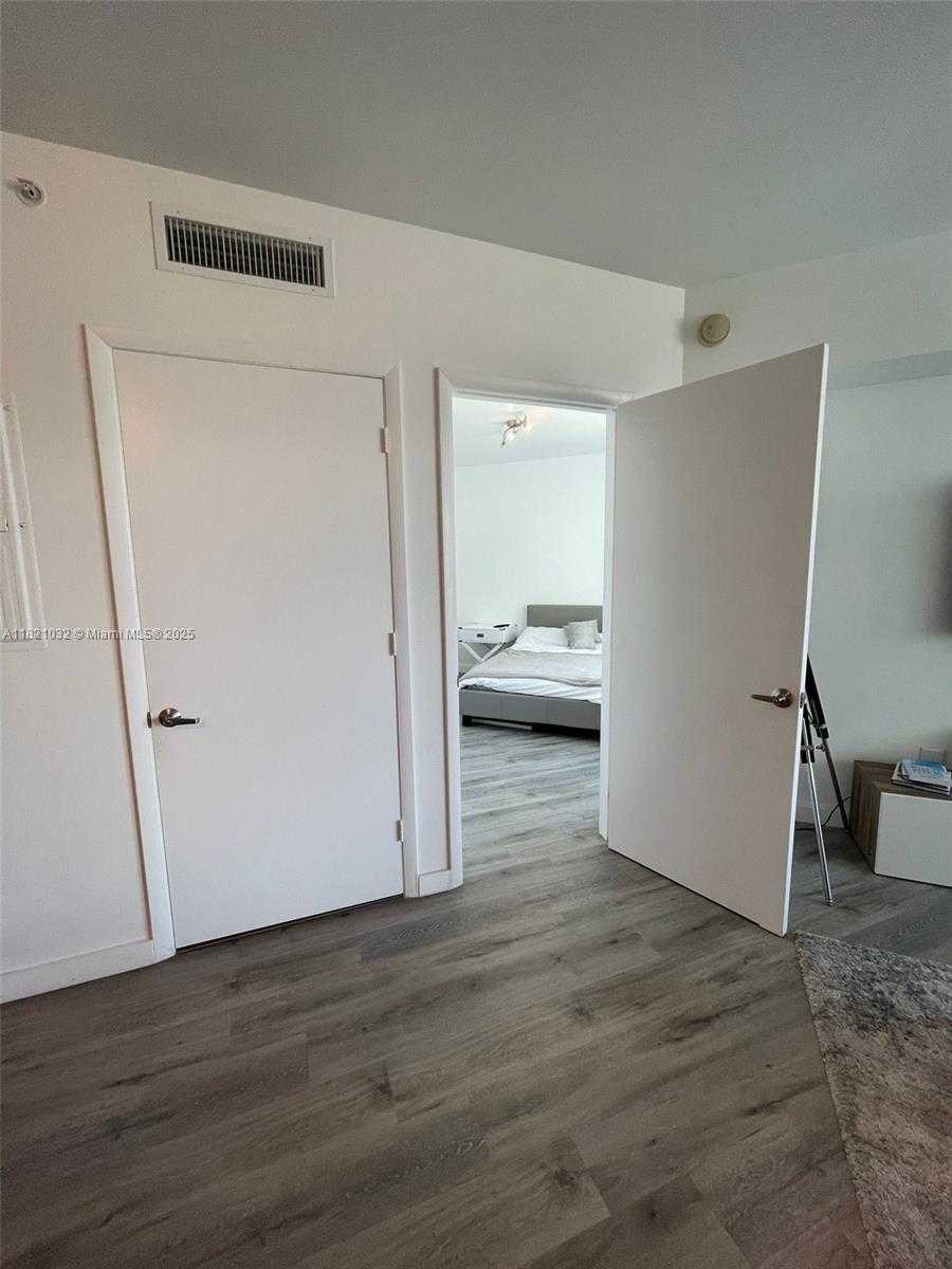 Small Image of 350 SOUTH MIAMI AVE #3207, Miami Number 6