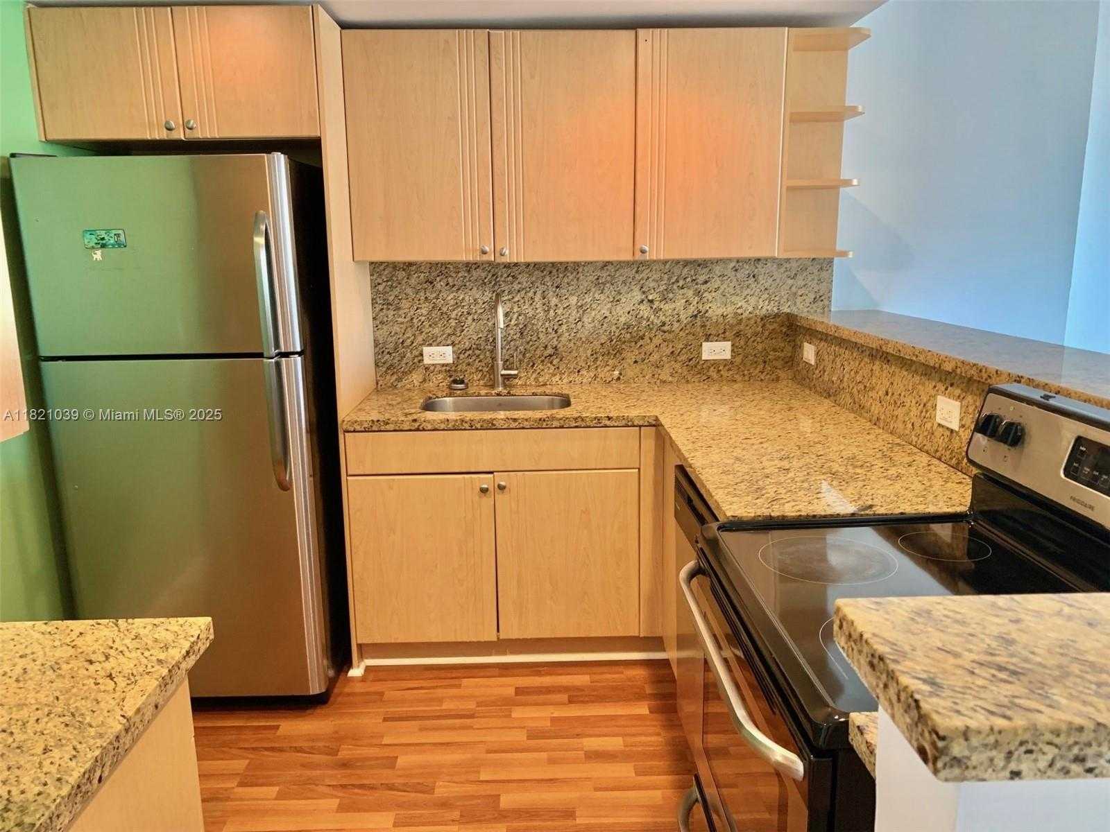 Small Image of 100 BAYVIEW DR #1930, Sunny Isles Beach Number 10