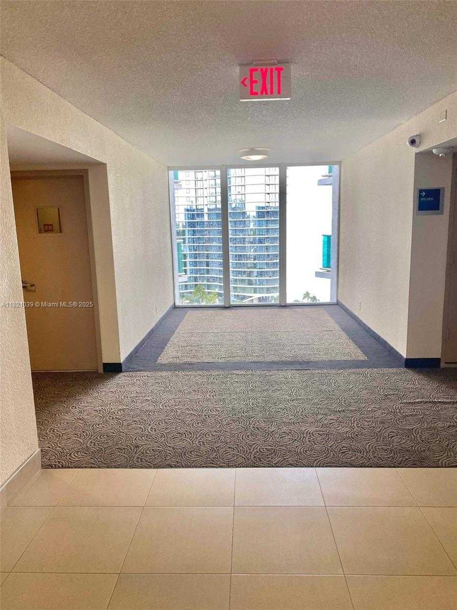 Small Image of 100 BAYVIEW DR #1930, Sunny Isles Beach Number 27