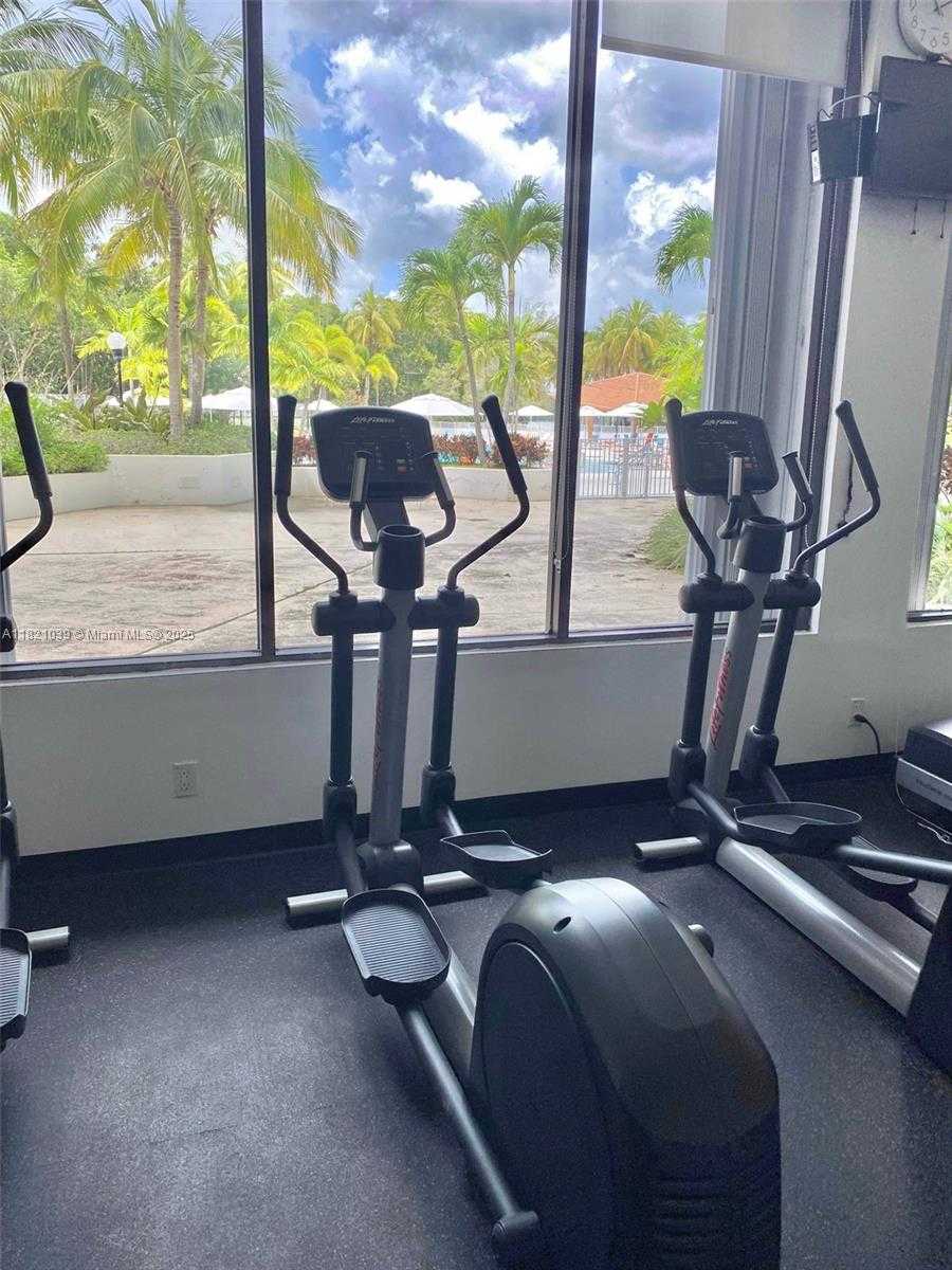 Small Image of 100 BAYVIEW DR #1930, Sunny Isles Beach Number 34