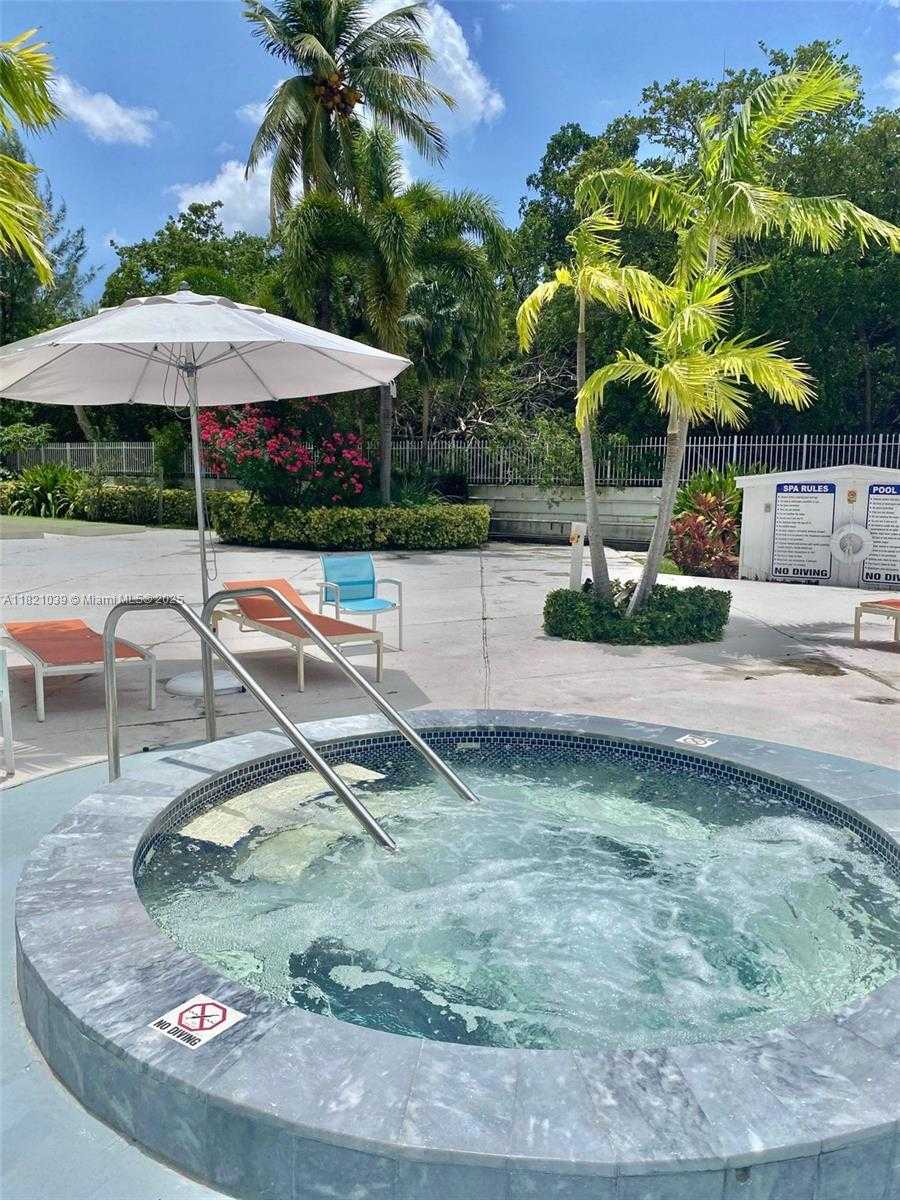 Small Image of 100 BAYVIEW DR #1930, Sunny Isles Beach Number 37