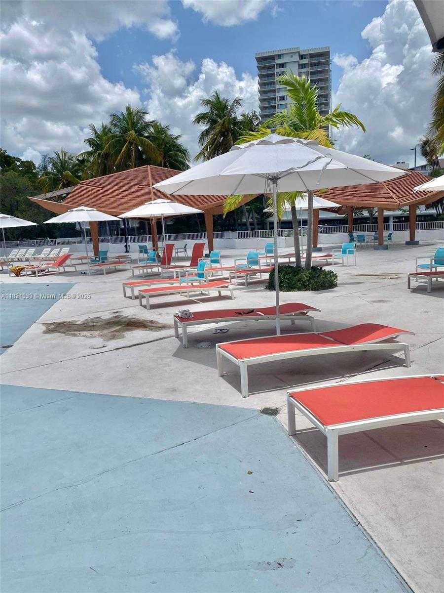 Small Image of 100 BAYVIEW DR #1930, Sunny Isles Beach Number 38
