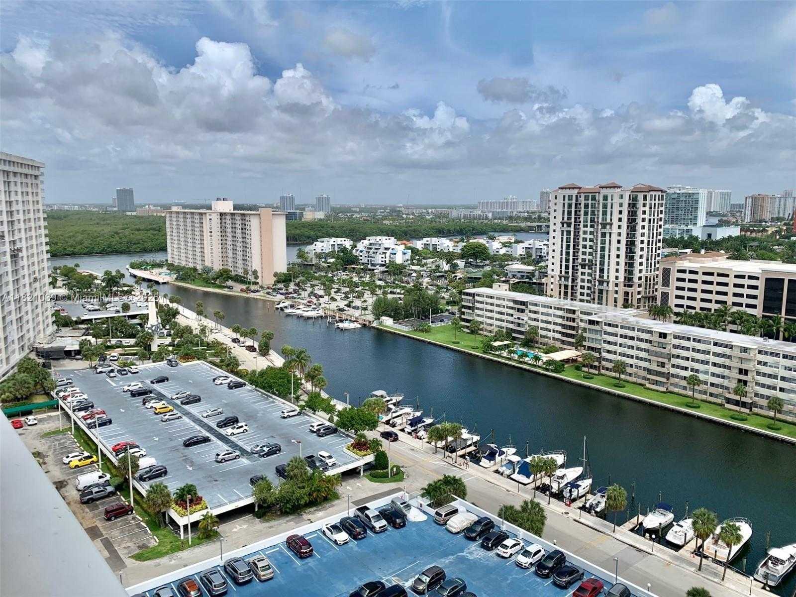 Small Image of 100 BAYVIEW DR #1930, Sunny Isles Beach Number 4