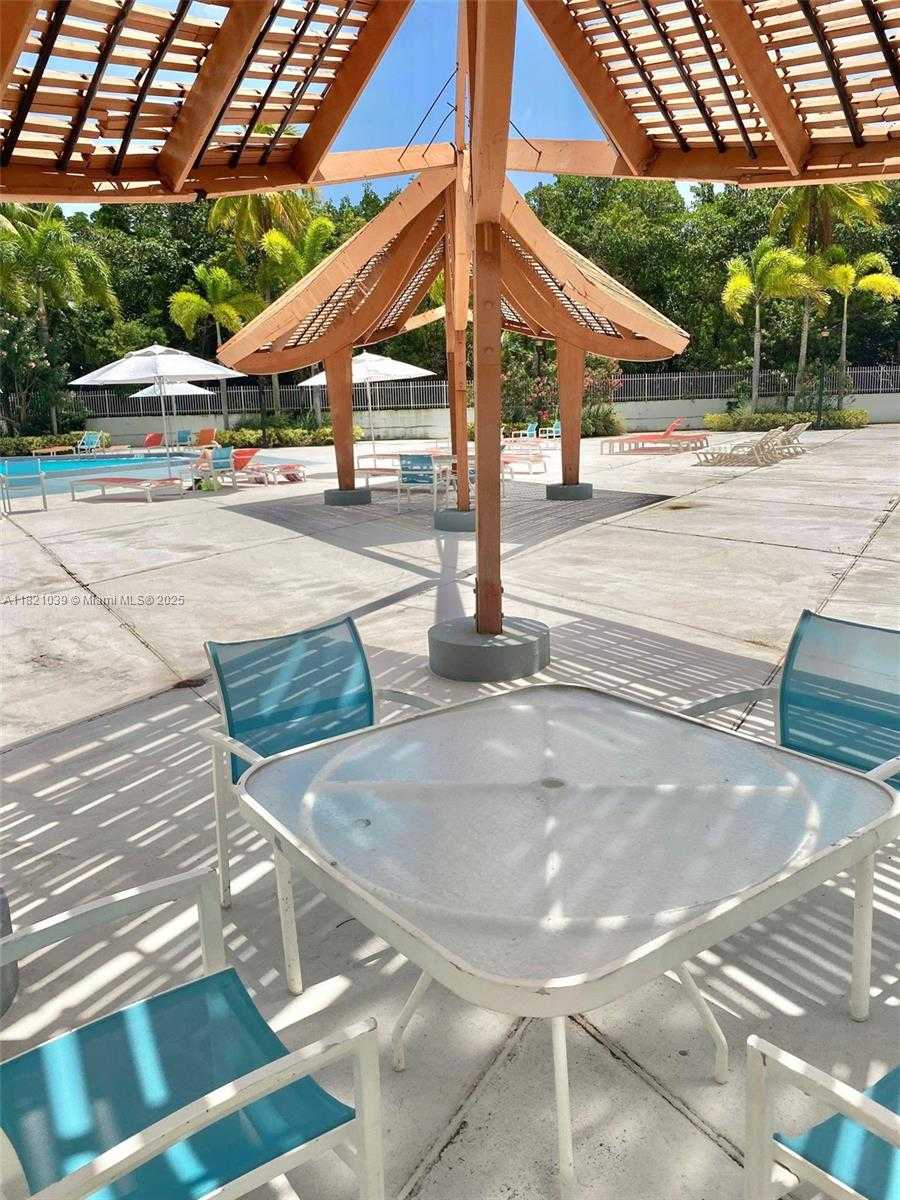 Small Image of 100 BAYVIEW DR #1930, Sunny Isles Beach Number 40