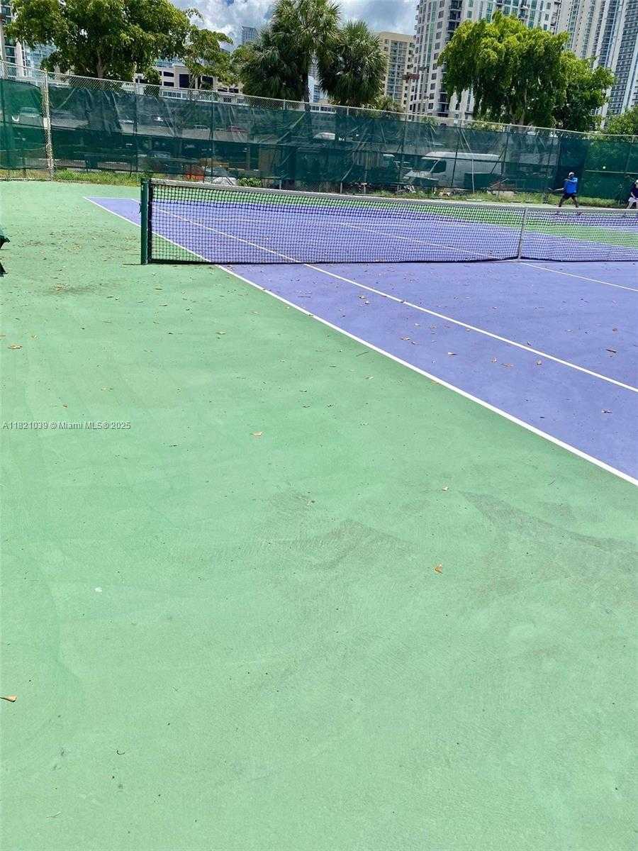 Small Image of 100 BAYVIEW DR #1930, Sunny Isles Beach Number 41