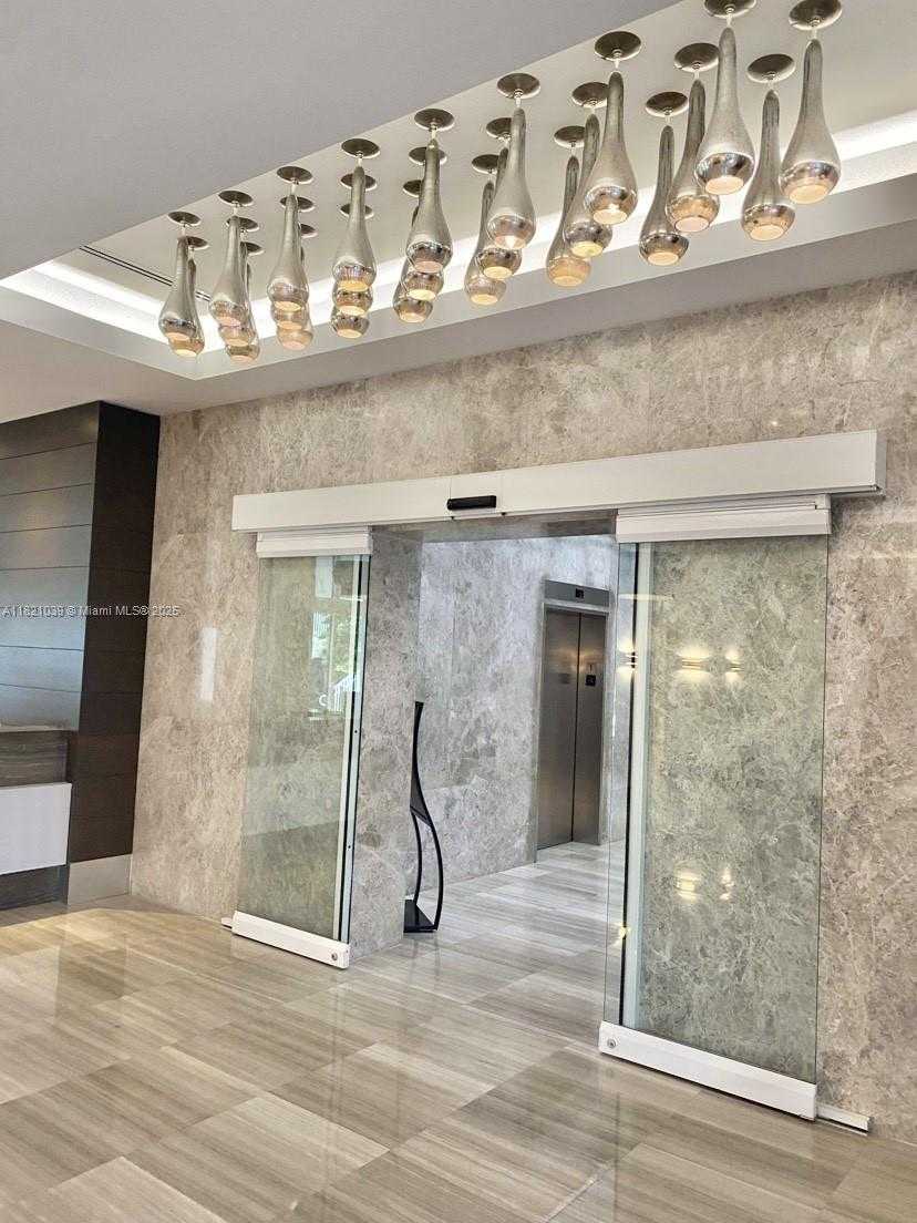 Small Image of 100 BAYVIEW DR #1930, Sunny Isles Beach Number 47