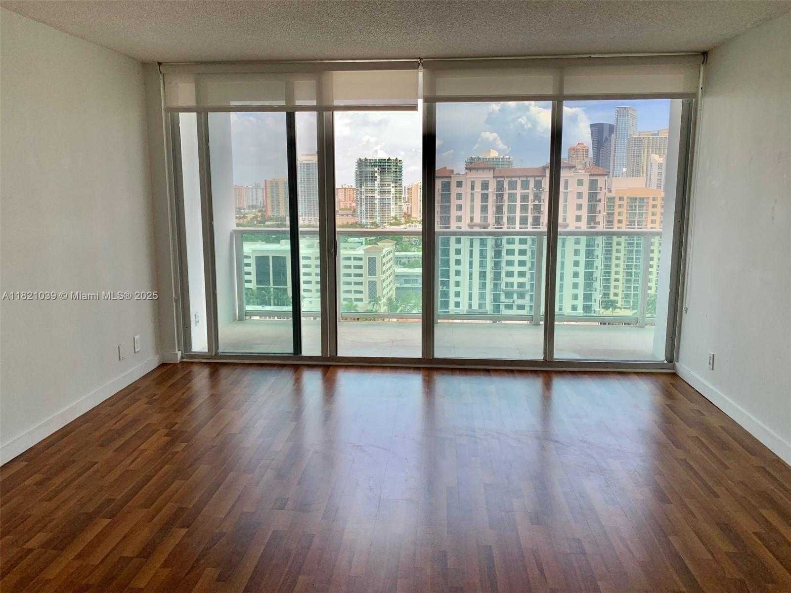 Small Image of 100 BAYVIEW DR #1930, Sunny Isles Beach Number 7