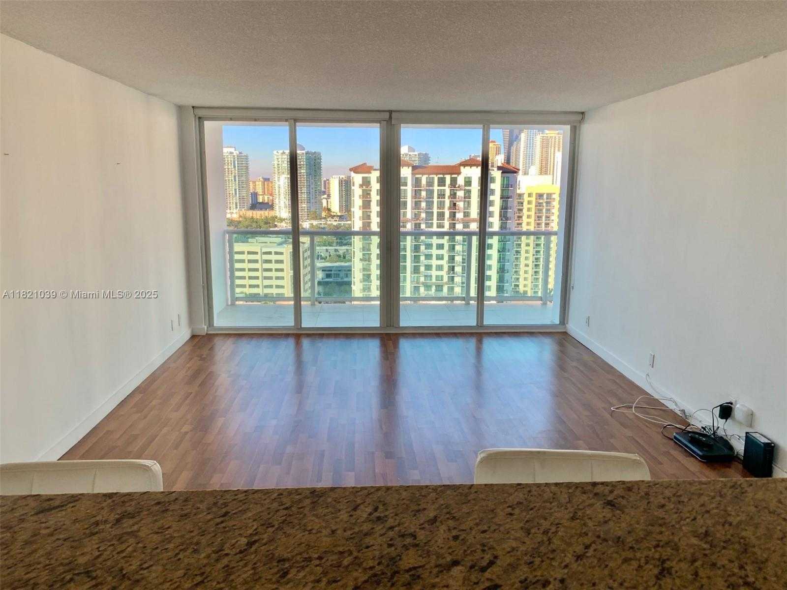 Small Image of 100 BAYVIEW DR #1930, Sunny Isles Beach Number 9