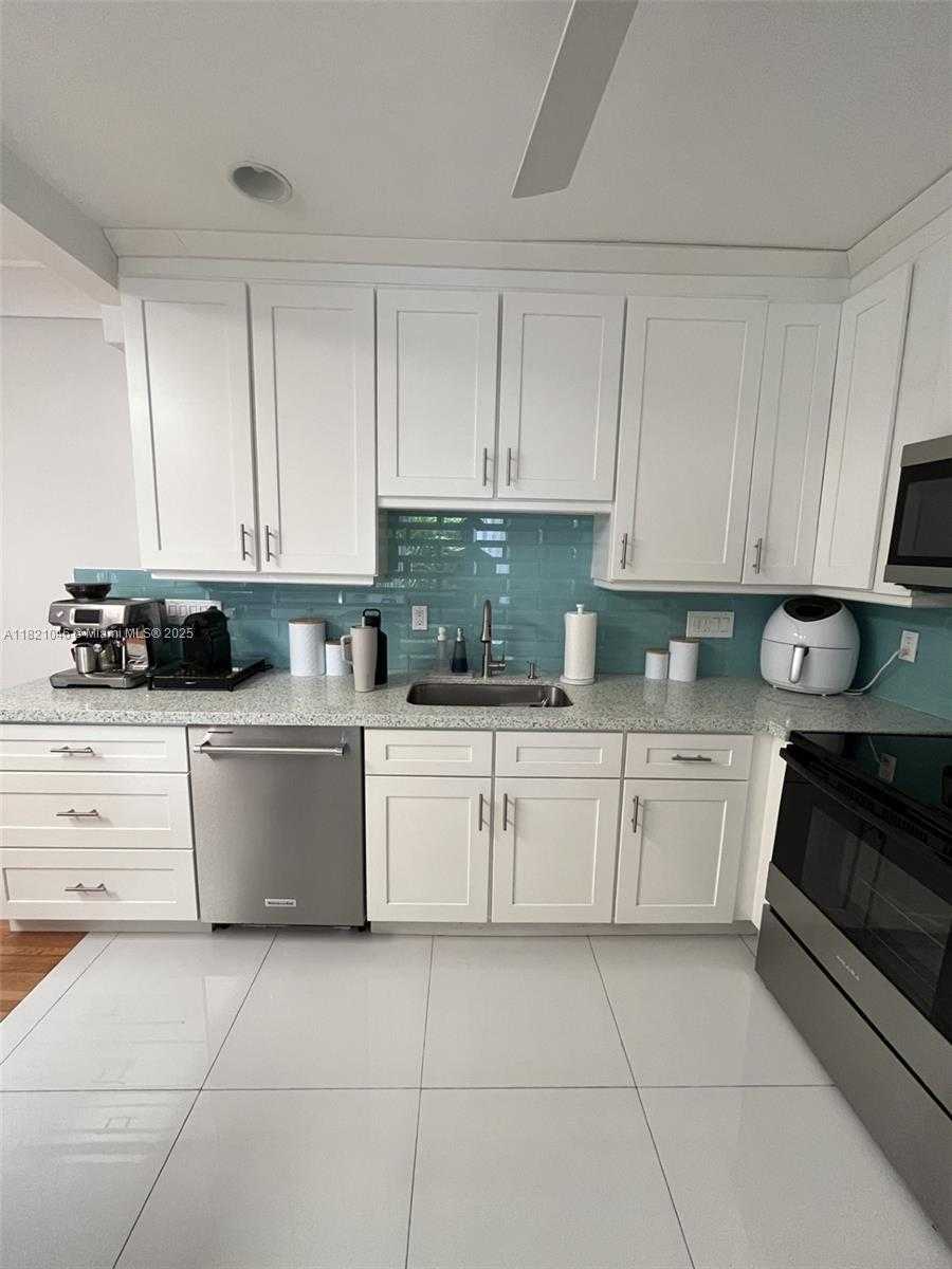 Small Image of 260 NORTH EAST 95TH ST, Miami Shores Number 7