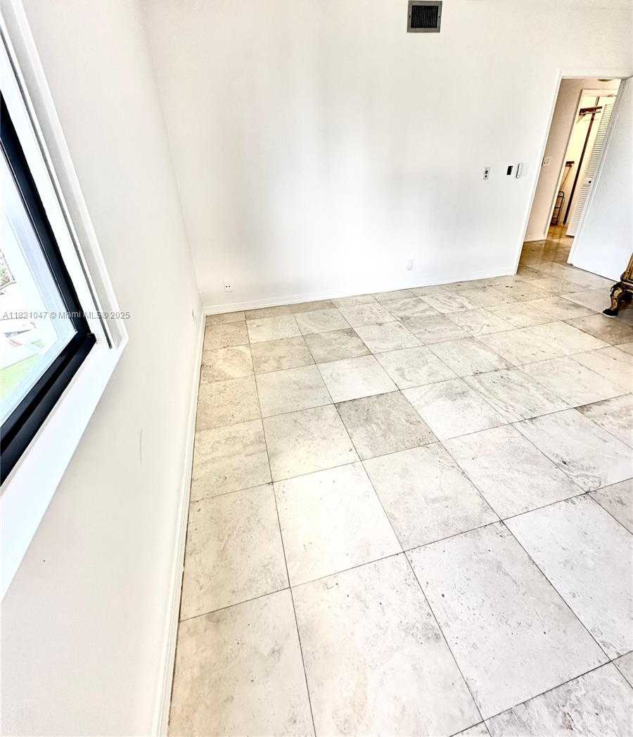 Small Image of 1581 BRICKELL AVE #507, Miami Number 18