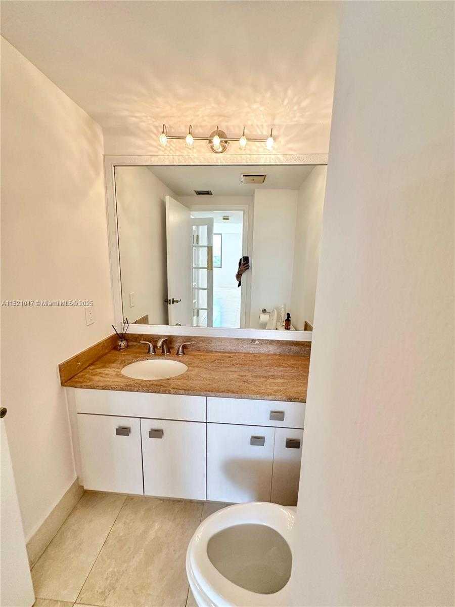 Small Image of 1581 BRICKELL AVE #507, Miami Number 9