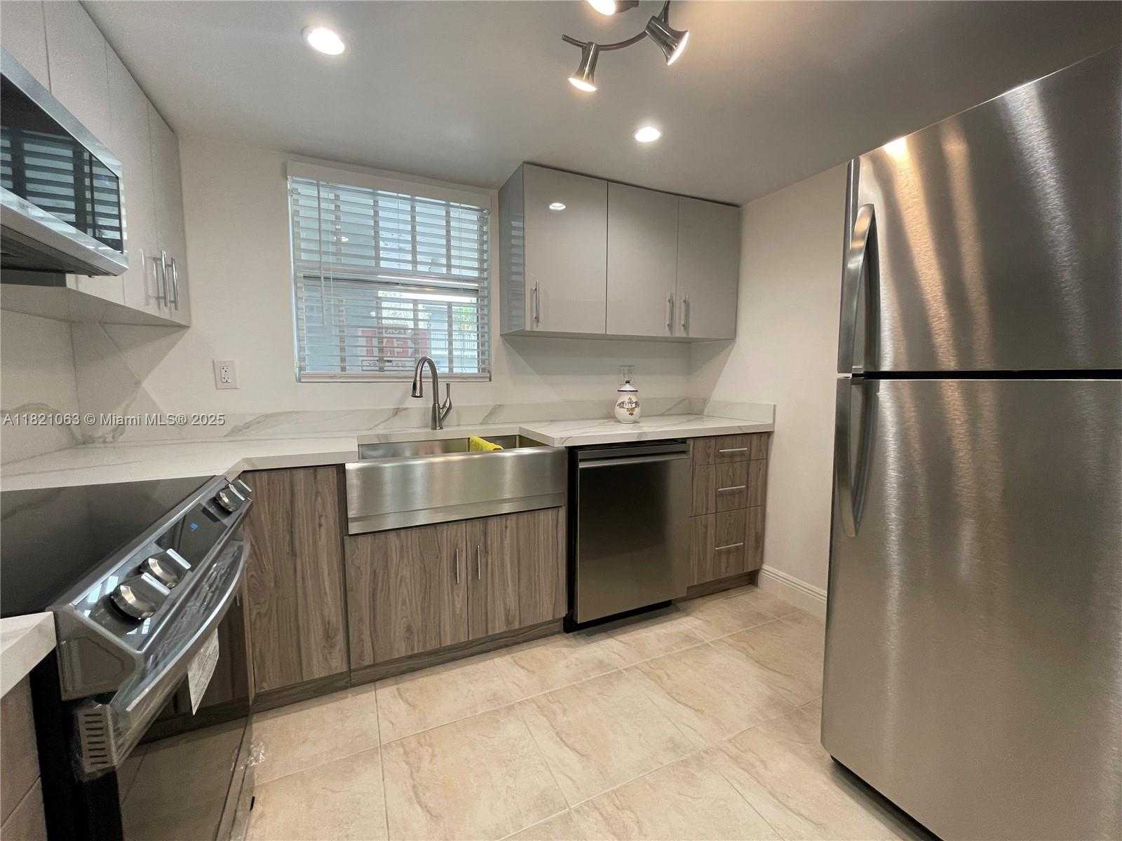 Small Image of 40 NORTH WEST 87TH AVE #D110, Miami Number 12