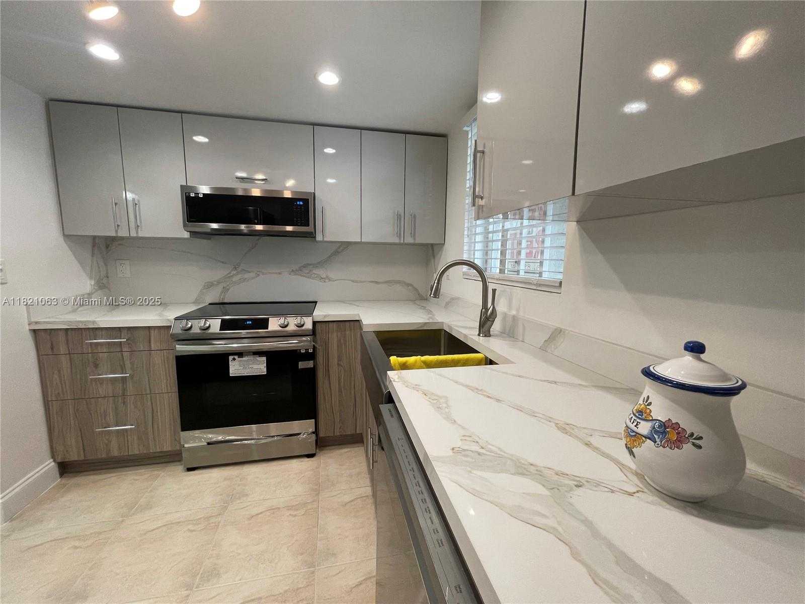 Small Image of 40 NORTH WEST 87TH AVE #D110, Miami Number 13
