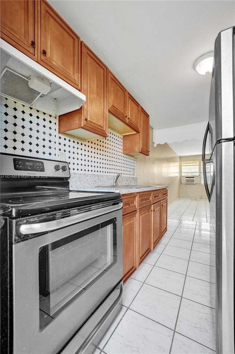 Small Image of 5797 FLAGLER ST #2, Hollywood Number 5