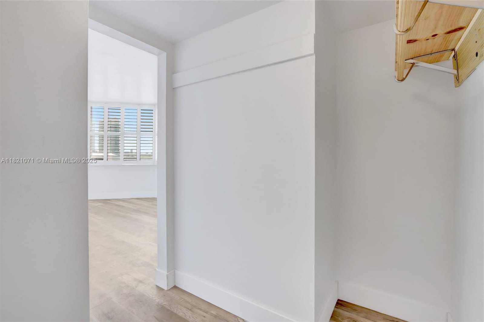 Small Image of 1621 BAY RD #1002, Miami Beach Number 18