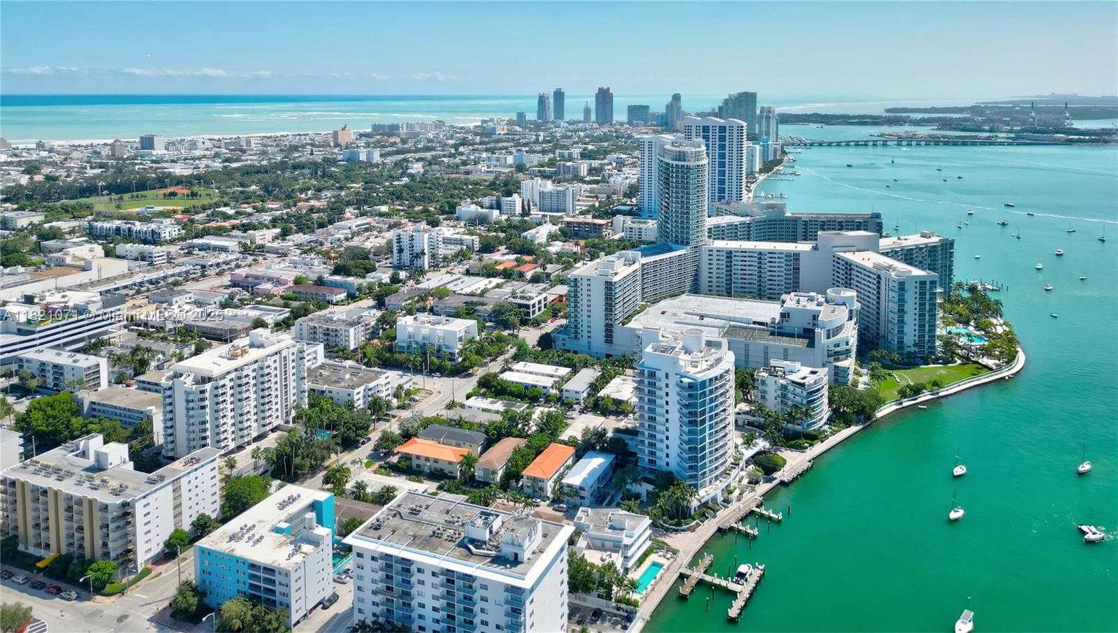Small Image of 1621 BAY RD #1002, Miami Beach Number 20