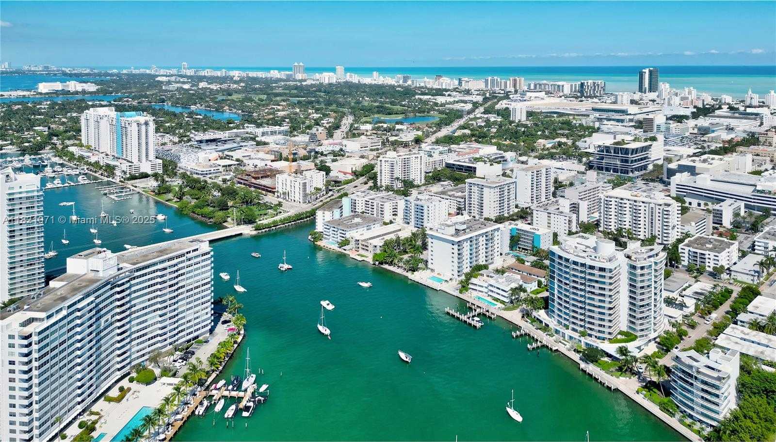 Small Image of 1621 BAY RD #1002, Miami Beach Number 27