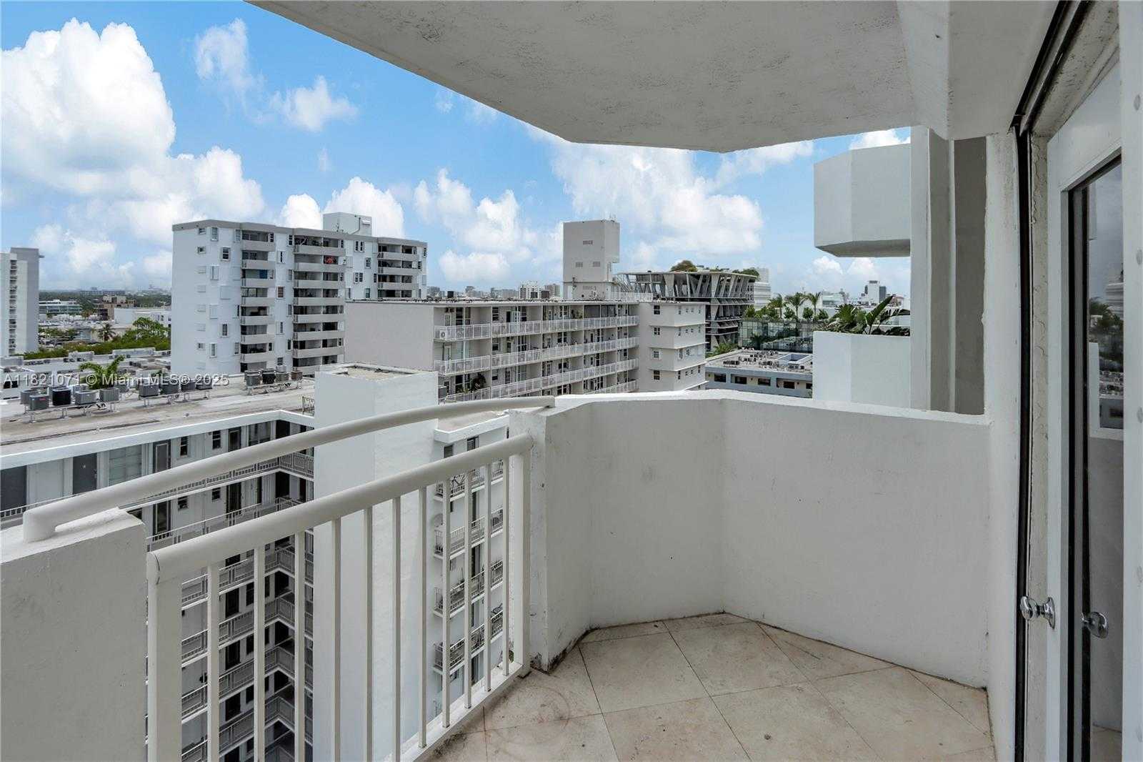 Small Image of 1621 BAY RD #1002, Miami Beach Number 29