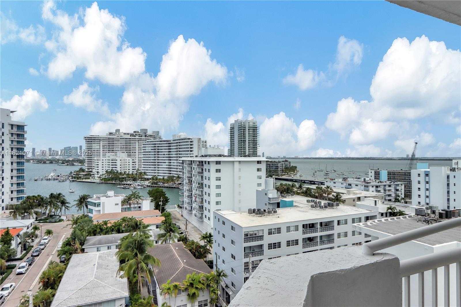 Small Image of 1621 BAY RD #1002, Miami Beach Number 3