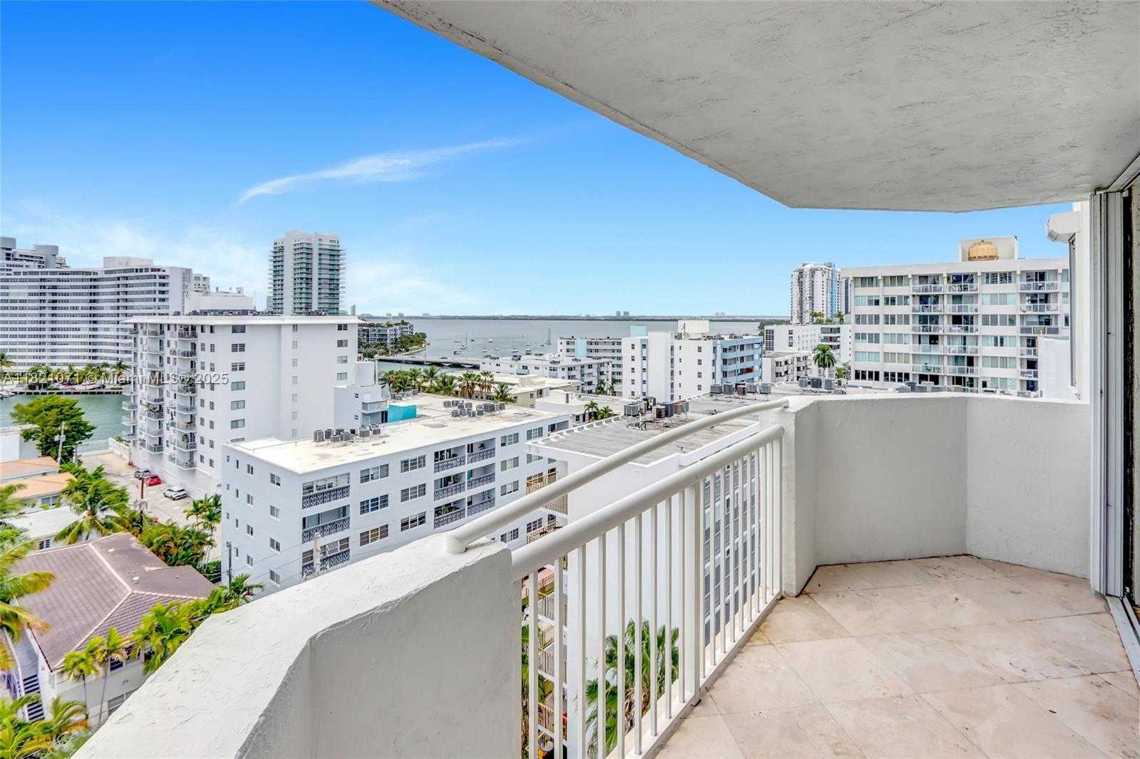 Small Image of 1621 BAY RD #1002, Miami Beach Number 32