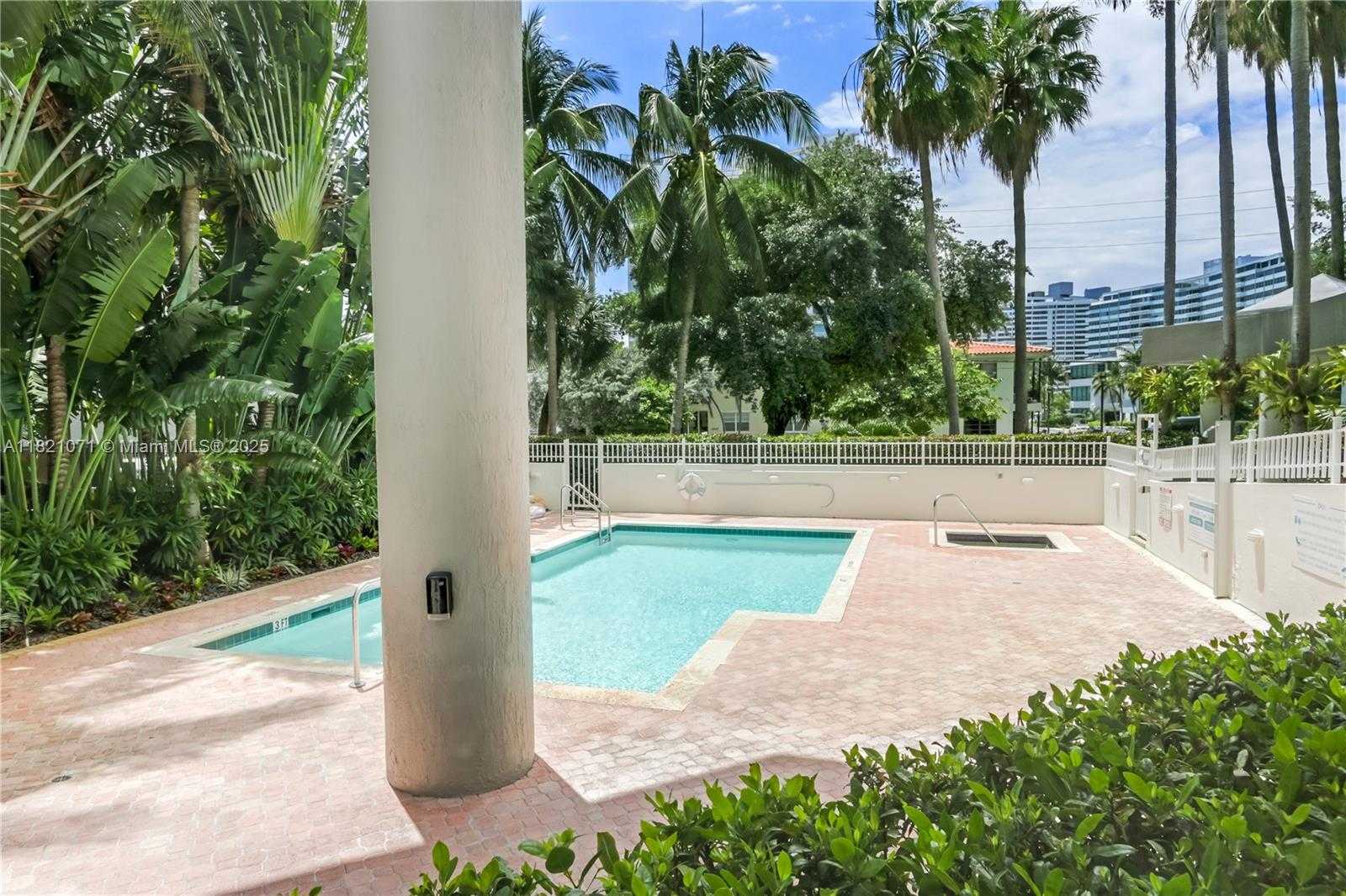 Small Image of 1621 BAY RD #1002, Miami Beach Number 33