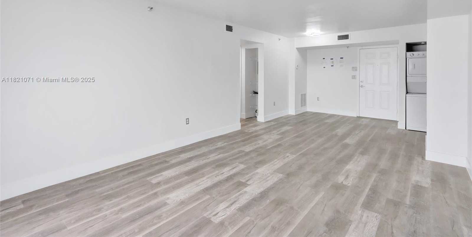 Small Image of 1621 BAY RD #1002, Miami Beach Number 7