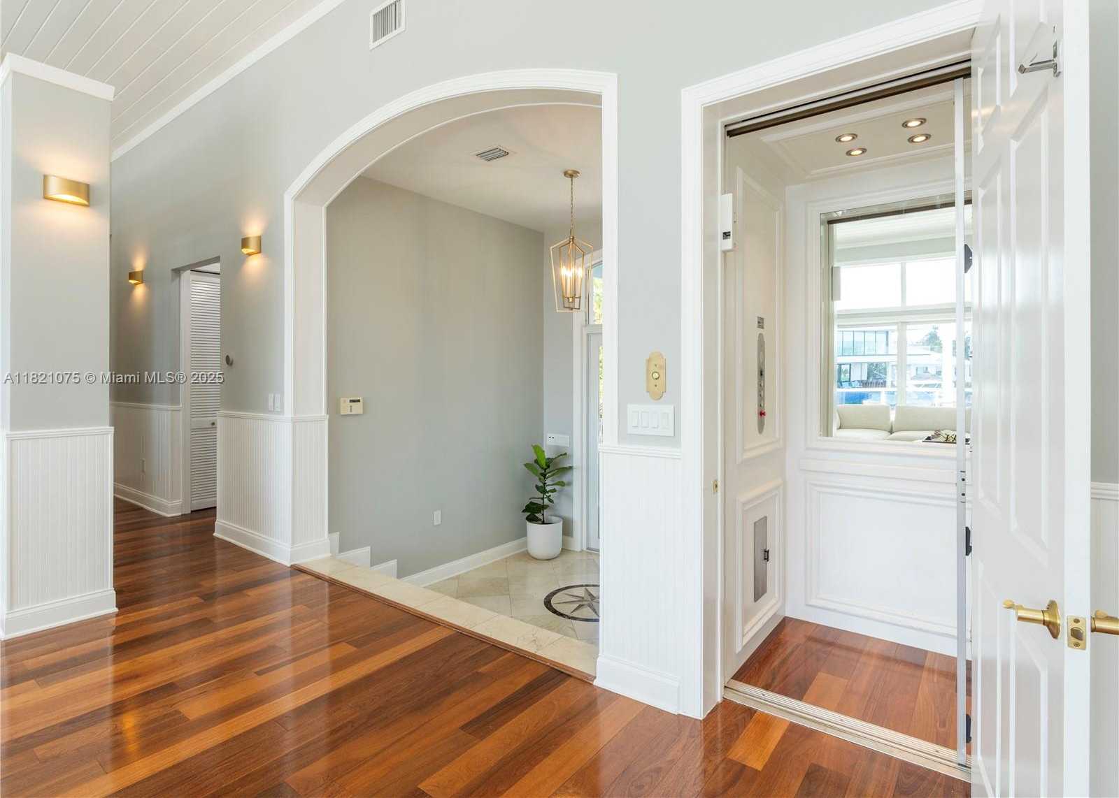 Small Image of 1080 NORTH EAST LITTLE RIVER DR, Miami Number 19