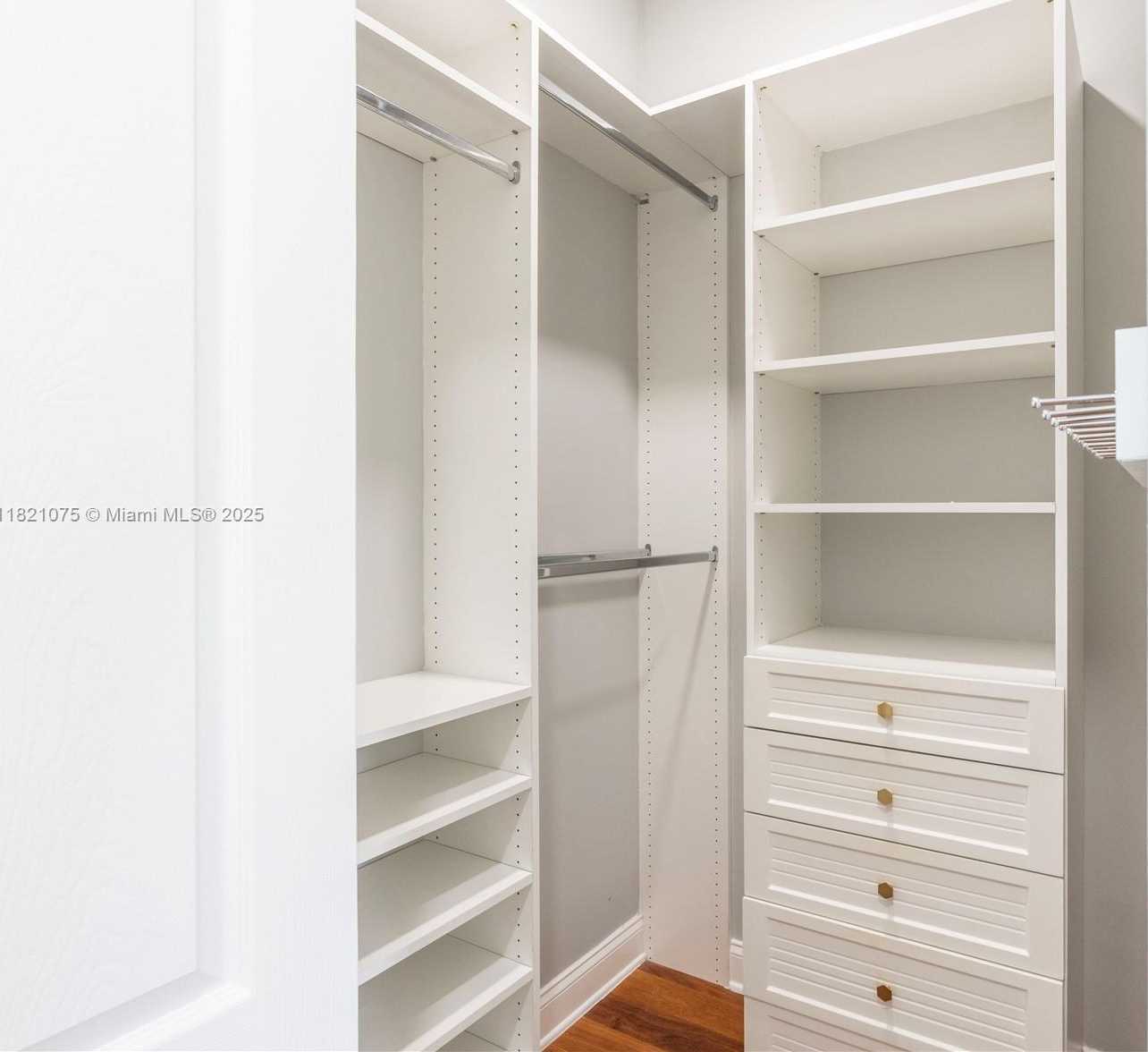Small Image of 1080 NORTH EAST LITTLE RIVER DR, Miami Number 29